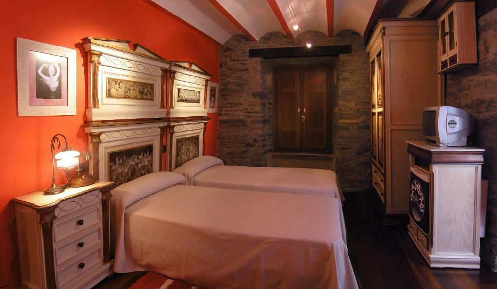 Casona El Gurugu Hotel Luarca Quarto foto
