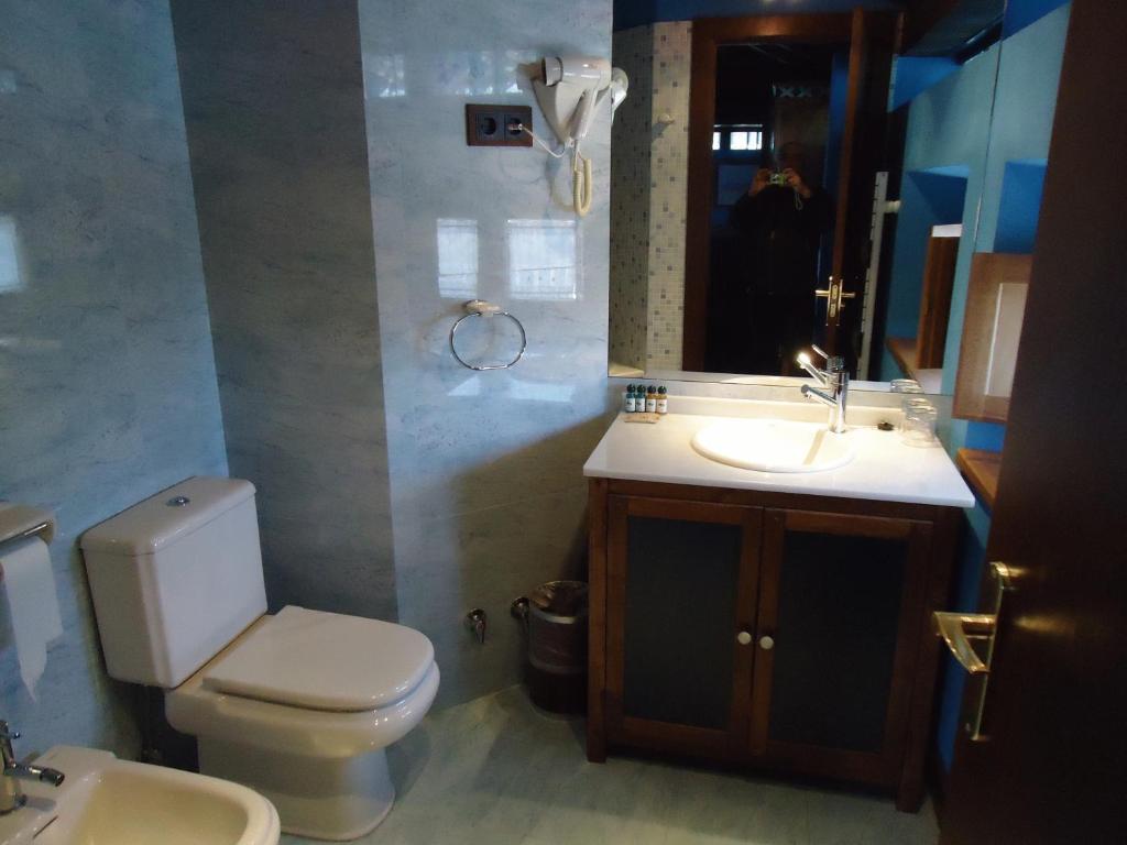 Casona El Gurugu Hotel Luarca Quarto foto
